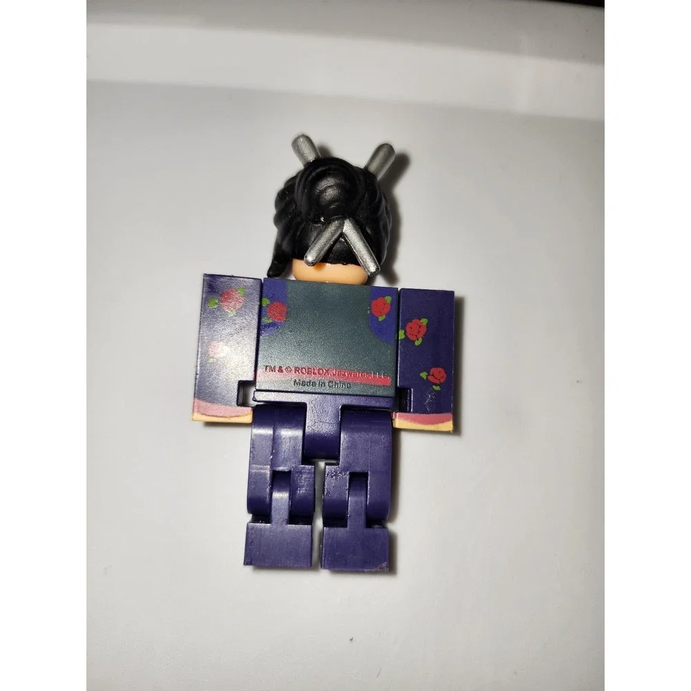Roblox Top Runway Model Celebrity Collection replacement‎ Toy Figure